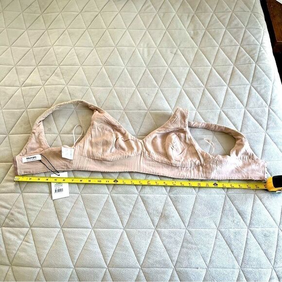 NEW Showpo. Melbourne Twill Tailored V Neckline Crop Top Bra in Stone Size US 8 - Picture 6 of 10